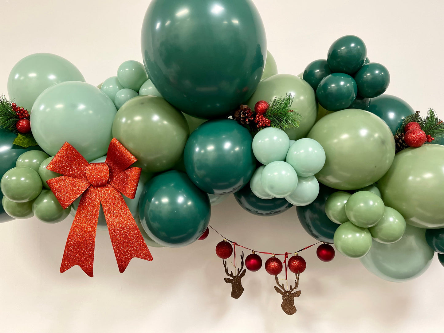 Deck the Halls - DIY 6’ Balloon Garland Kit