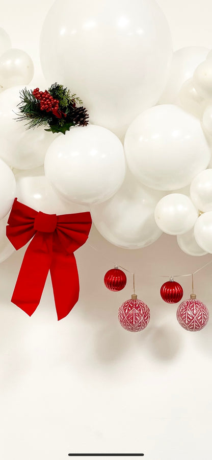 I'm Dreaming of a White Balloon Garland - DIY 6’ Balloon Garland Kit