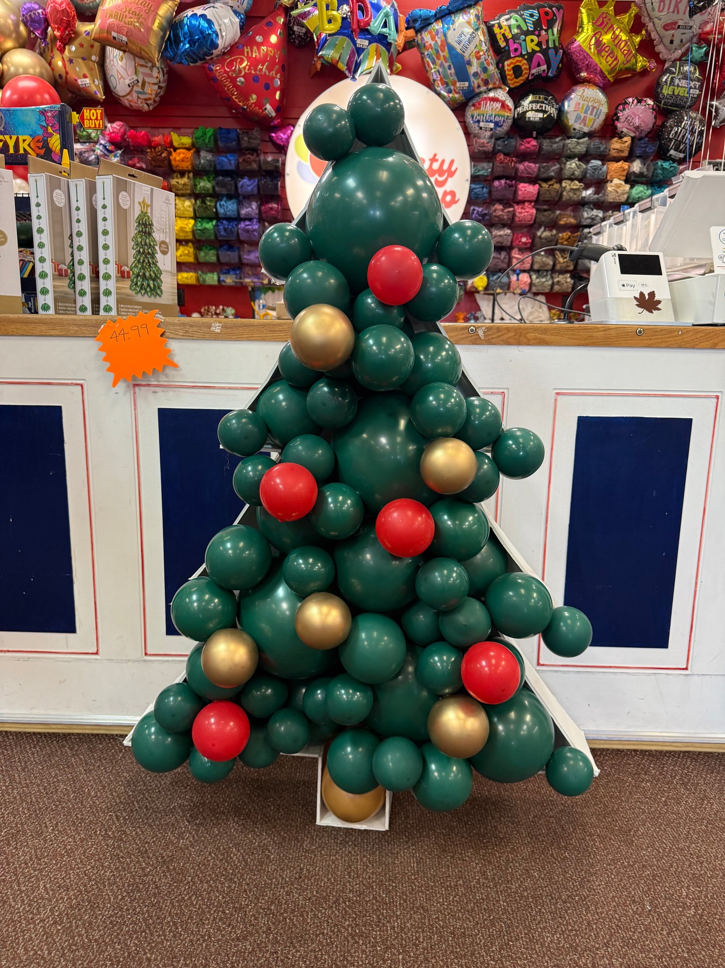 4’ Evergreen Tree Balloon Mosaic