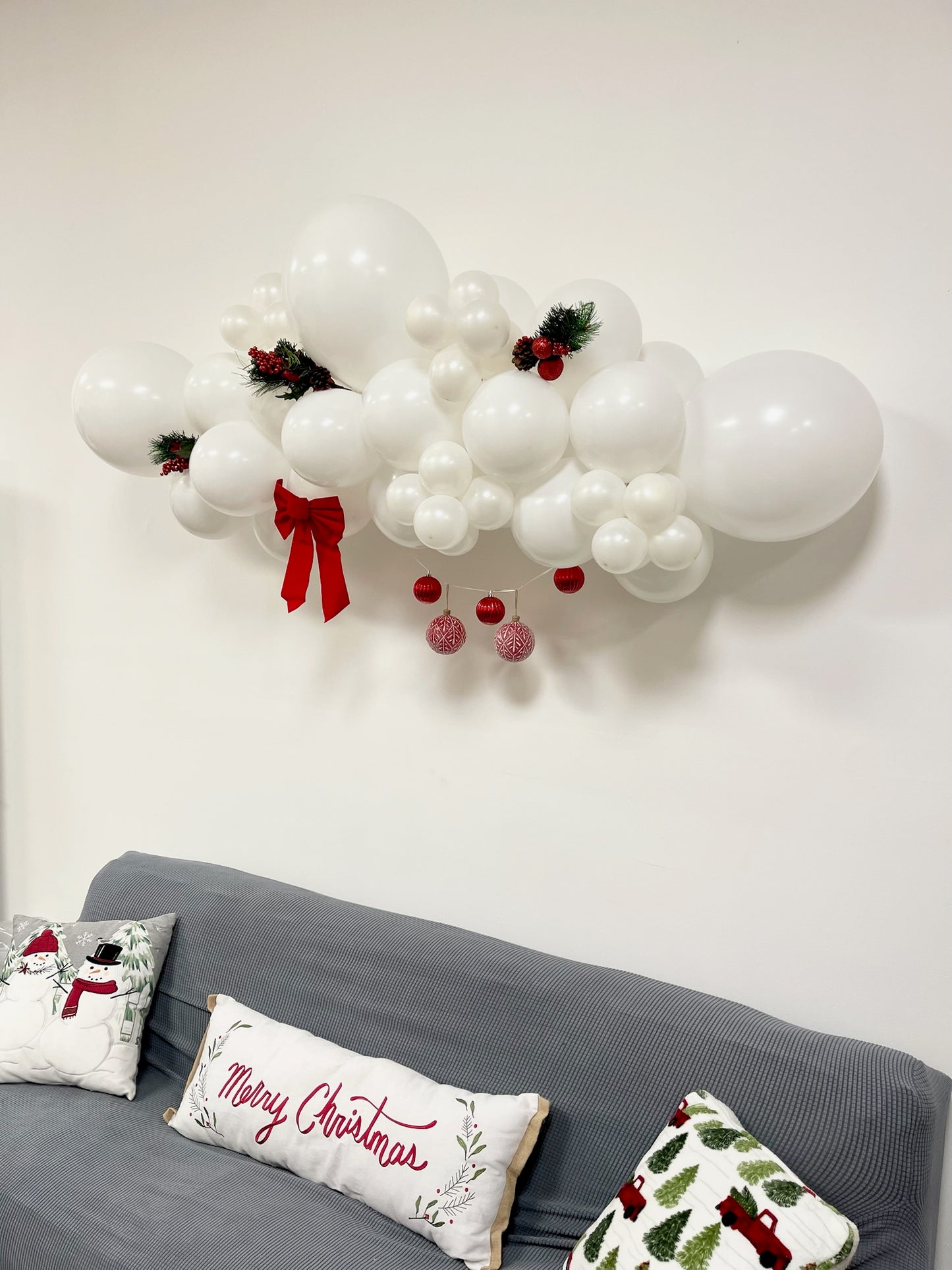 I’m Dreaming of a White Balloon Garland - Grab & Go Balloon Garland