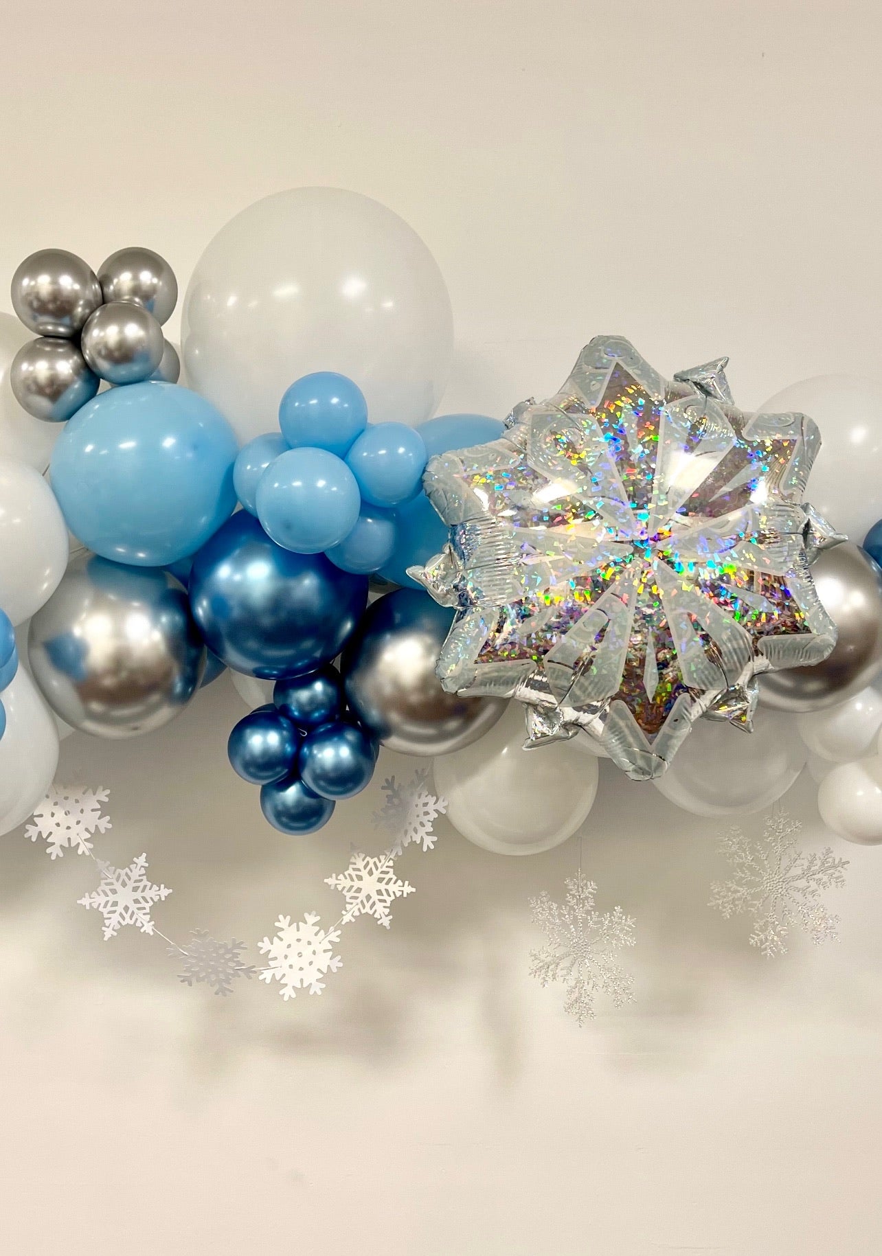 Chance of Flurries -  Grab & Go Balloon Garland